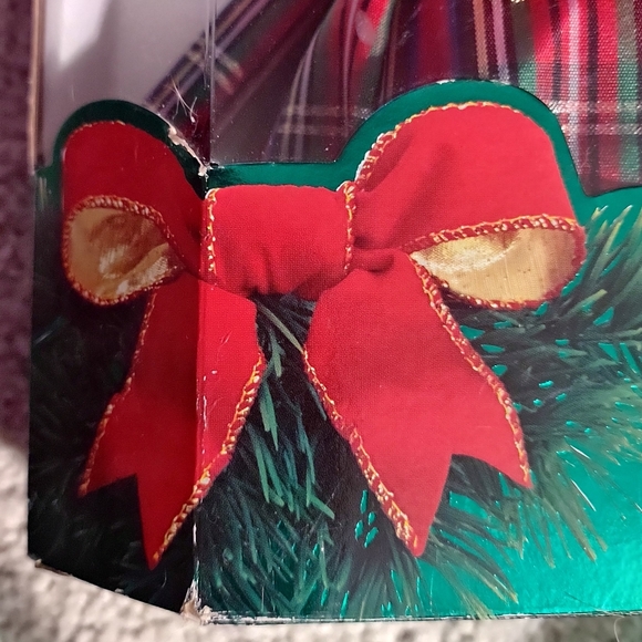 Barbie HAPPY HOLIDAYS GALA, SPECIAL EDITION NWOT - Picture 4 of 6